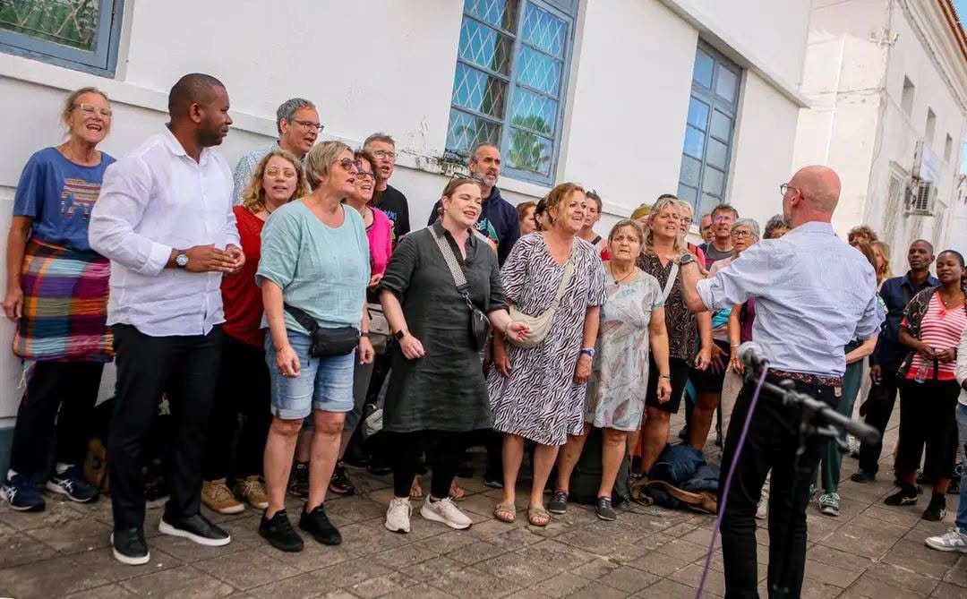 FRANCISCO PAGULA RECEBE GRUPO CULTURAL ALEMÃO QUE APOIA PROJECTOS SOCIAIS E PROMOVE INHAMBANE