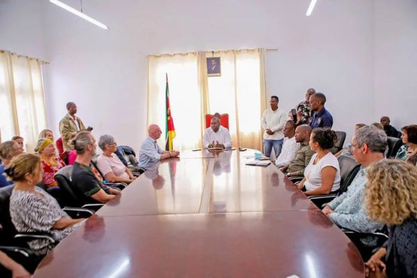 FRANCISCO PAGULA RECEBE GRUPO CULTURAL ALEMÃO QUE APOIA PROJECTOS SOCIAIS E PROMOVE INHAMBANE