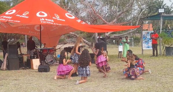 WINTER MARKET ENCANTA VISITANTES COM CULTURA, GASTRONOMIA E TALENTO NO KINGFISHER LAKE INTERNATIONAL SCHOOL