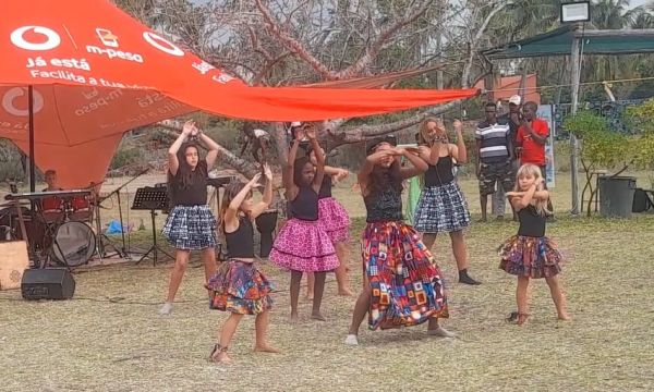 WINTER MARKET ENCANTA VISITANTES COM CULTURA, GASTRONOMIA E TALENTO NO KINGFISHER LAKE INTERNATIONAL SCHOOL